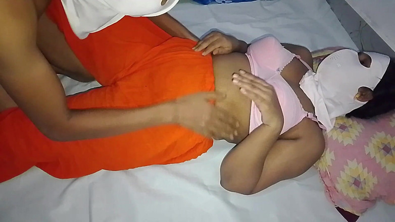 Js Creator: Krásná dívka z oděvů šuká svého přítele