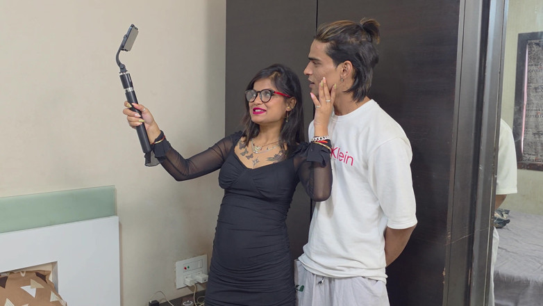 harry1: Indian Rich Boy Book a Video Call Hot Porn Star...