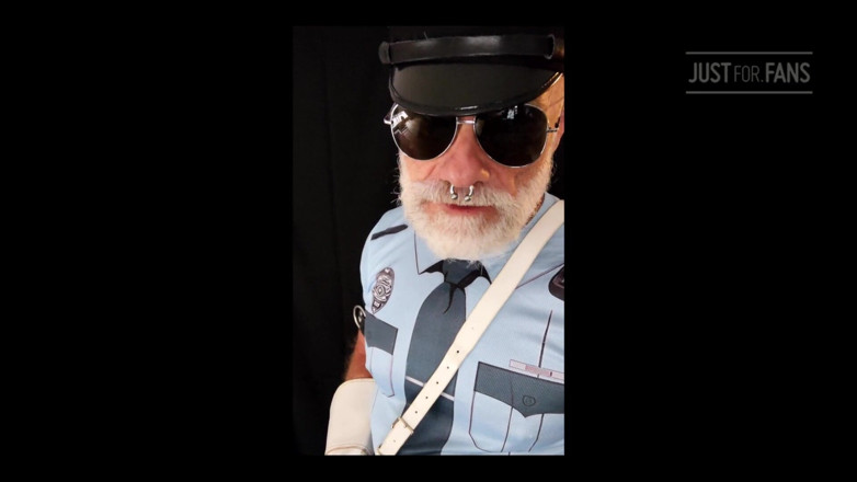 MusclesCigarsFFPig: Punizione cattiva del poliziotto