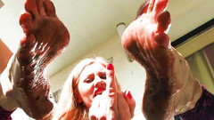 Goddess Celine: Ponížení špinavých nohou femdom