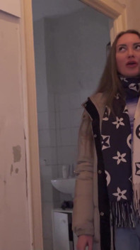 German scout - sunahre baalon vaali lanbi larki julia maze modal job par dhokhebaaj kaasting chudaee ke lie bahkaati hai
