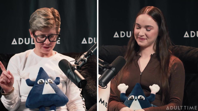 Adult Time Podcast: Hazel Moore总是在单人表演后！ |Adult Time播客