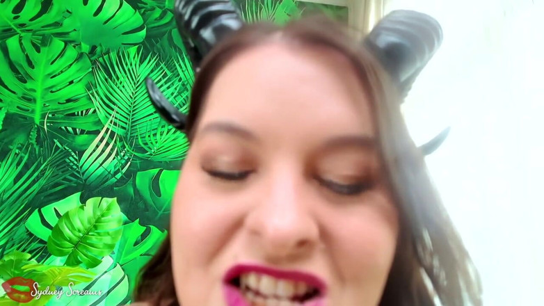 Sydney screams fetish: Semen demonio chupando el alma succubus