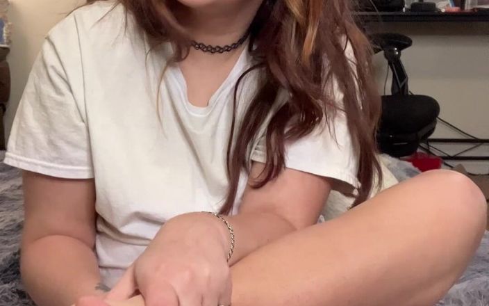 Alli Anderson: Rub My Feet with Lotion