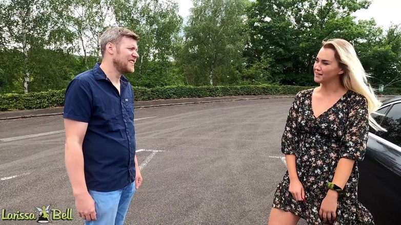 German Fuck Girls: ถูกหลอกแล้วโดนเย็ดในลานจอดรถ!