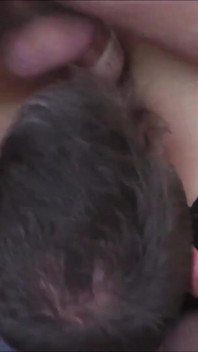 Cornuto pulizia creampie