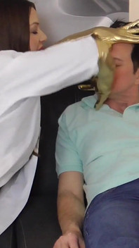Dr. Monroe Seriel, el guante fetichista
