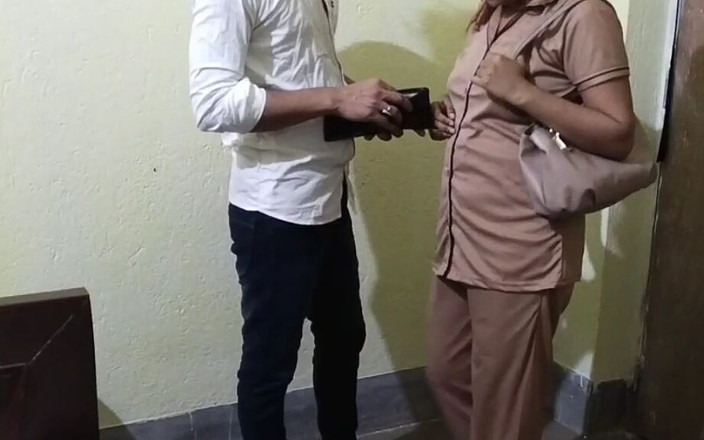 Fantacycutting: Rekan kantorku selalu ngentot sama aku untuk pertukaran tip