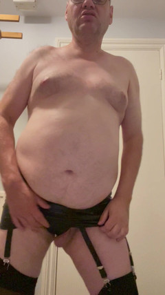 Julian sharp: Julian Sharp s černými punčochami