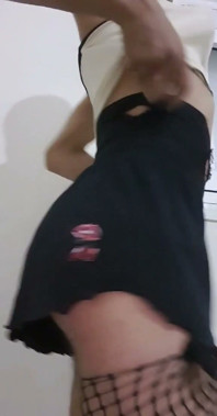 My Beautiful Body Is a Moroccan Girl, I Want to Contain Me