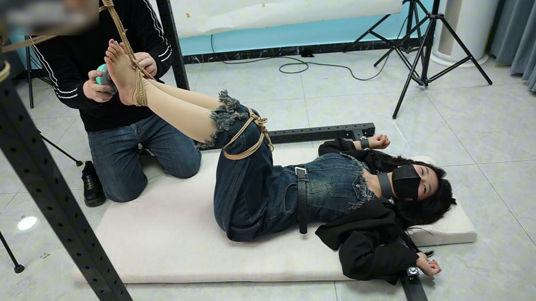 Asian bondage: My Girlfriend Was Tied to an Iron Frame, Her Bare...