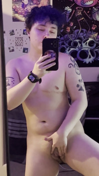 Ftm Trans Man in Mirror Nude Masturbating