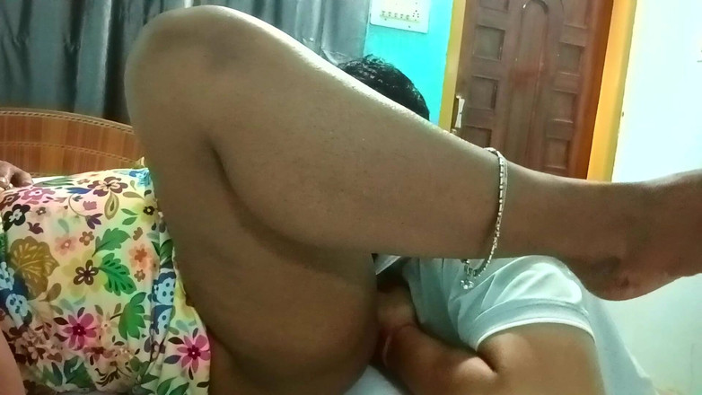 Popmini: Bhabhi India berkahwin Bhabhi Reshma blowjob romantik dan seks panas