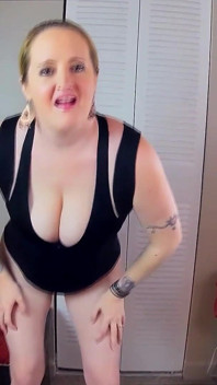 Big Tits MILF Blowjob & Titfuck & Facial