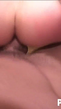 Tombul sarışın orta yaşlı seksi üvey anne lizzy liques genç üvey oğluyla sikişiyor