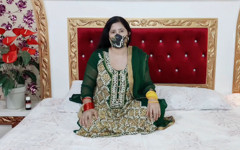 NabilaShehzadi: Les plus belles mariées matures hindi baisent avec un gode...