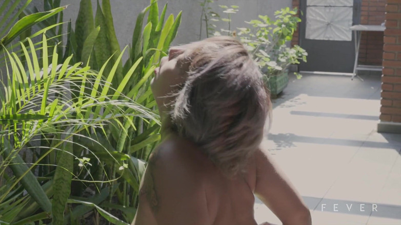 Fever Films: Un rendez-vous avec une fille à gros cul finit avec elle...