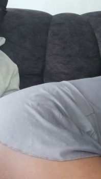 흑인녀 의붓아빠가 흑인 대물 자지를 후장 문지르는 걸 즐겼어