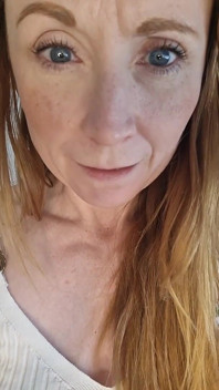 Obryně používá sousedy ztraceného malého manžela jako sexuální hračku