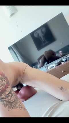 arabeputo: 我的玩具几乎不能接受，因为我的鸡巴很深