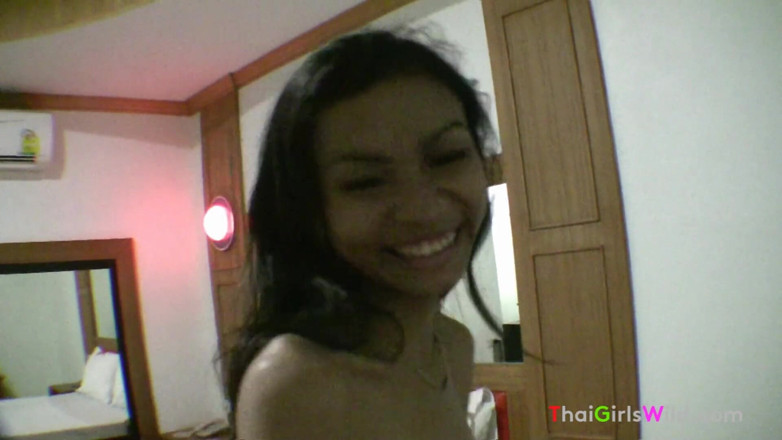 Thai Girls Wild: Nádherná thajská kočka dostane creampie