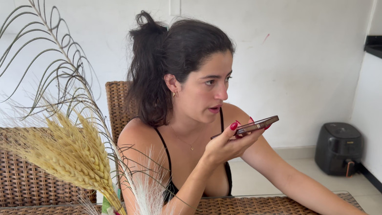 MaRaSexx: Stiefzoon breekt kont van meid ingehuurd door zijn stiefmoeder