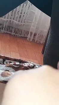 Ci guardiamo masturbarci e venire più velocemente