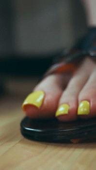 Quickie: Giantess Sandal Spanking