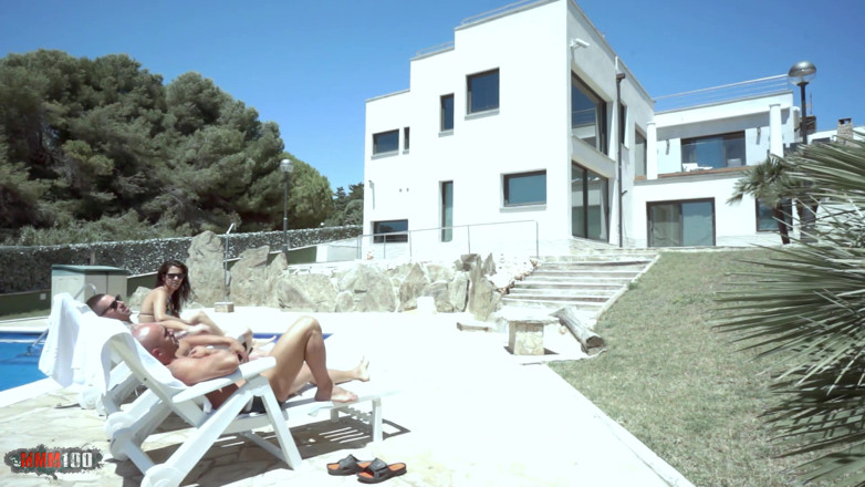 MMM100 Fuck Buddies: Tiina-k: Брайан трахає Тіну К молоду фінську дівчину на розкішній віллі