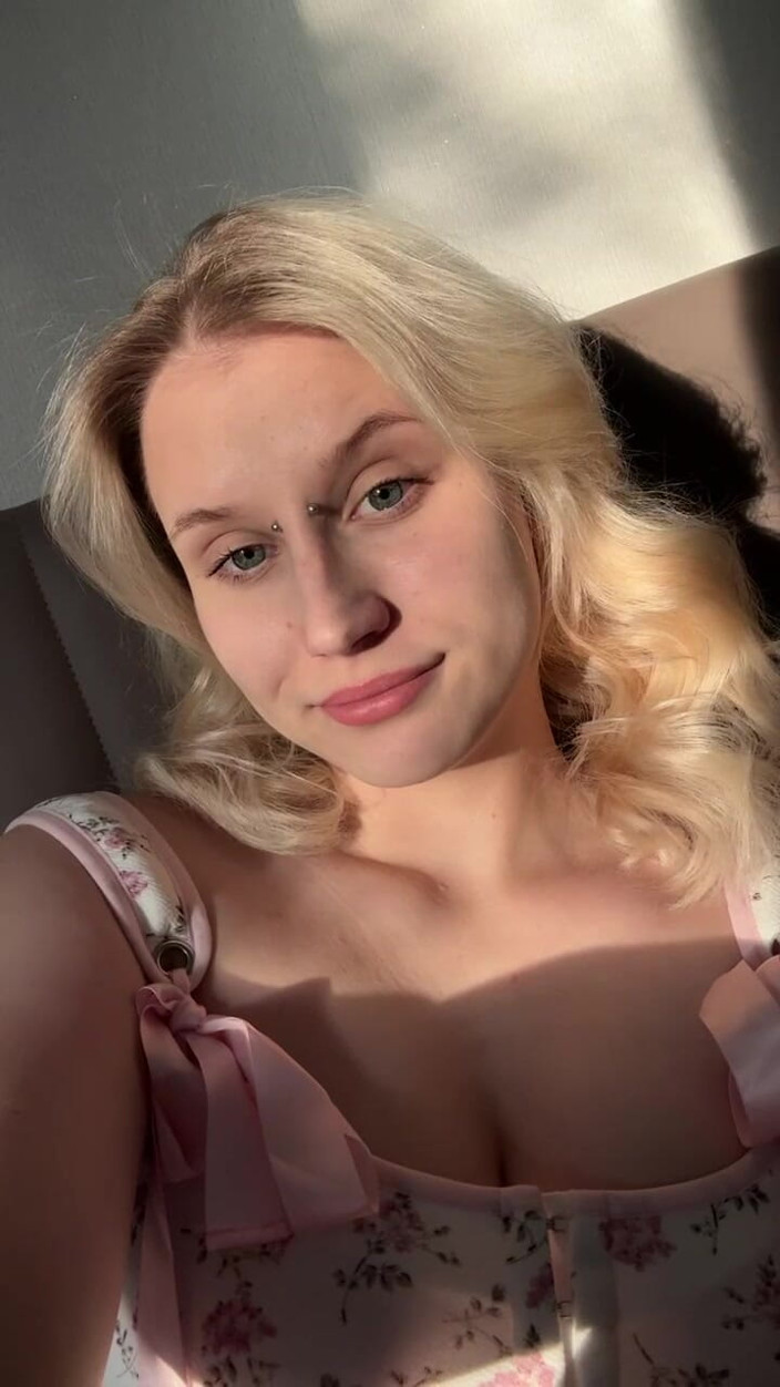 MertyXXX: Smoking in Bed