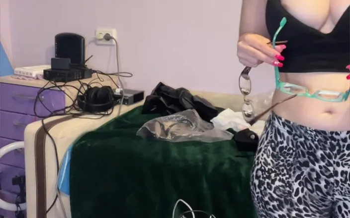 FinDom Goaldigger: Story of My Big Eyeglasses