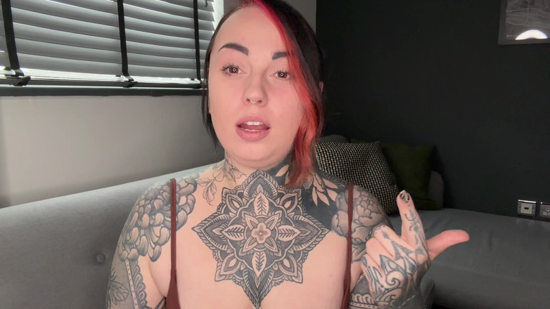 Miss Valentina: Моя сисси шлюшка, часть 2: поездка за покупками