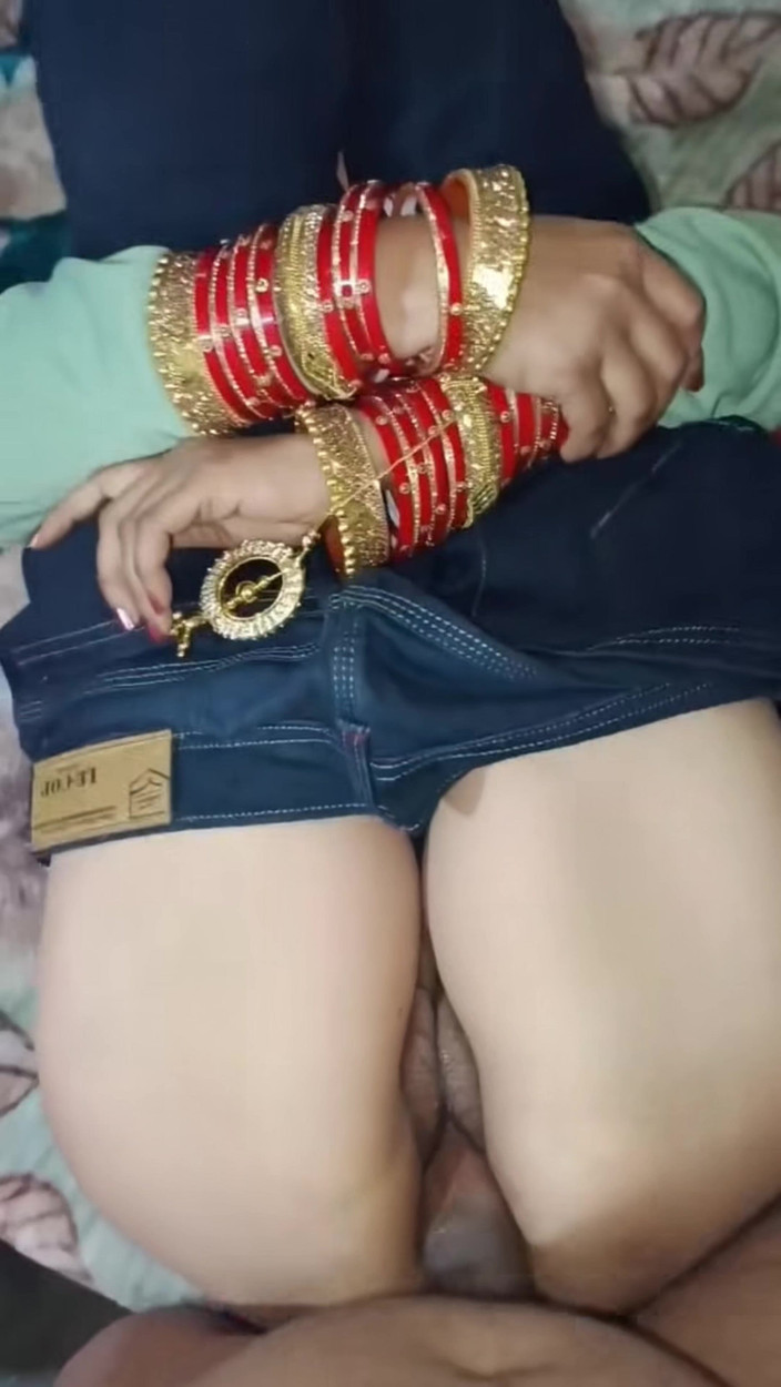 Parihema: Stiefbroer neemt stiefzus poesje