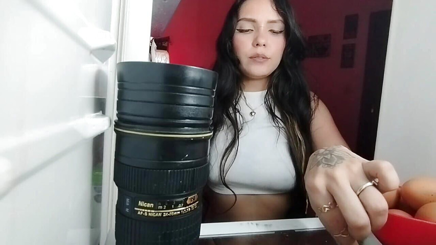 Thirsty and Wanting Milk I Went and Found It in the Refrigerator - Porn in Spanish (Chia)