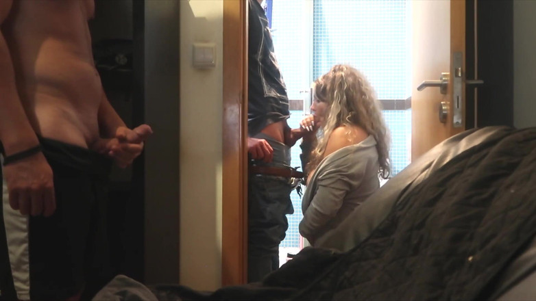 GamingCouple: Chytil jsem svou ženu s jiným chlapem v koupelně