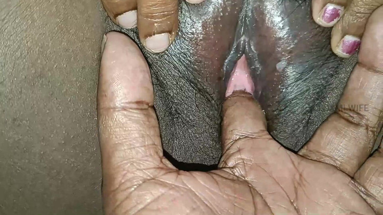 Luxmi Wife: 마사지사 핑거링 마누라의 보지 -4