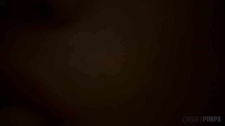 CherryPimps: Peituda gata Adriana Chechik faz uma gozada interna na cozinha