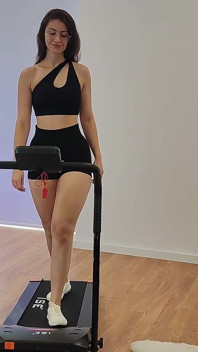 Celé tělo chůze po mém novém běžeckém pásu, tělocvična Outfit Fitness Sfw