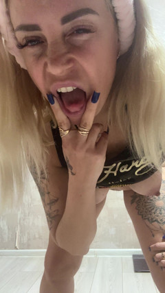 LarisaCum: Olá, querida! Tenho um vídeo muito de graça! Quer vê-lo?