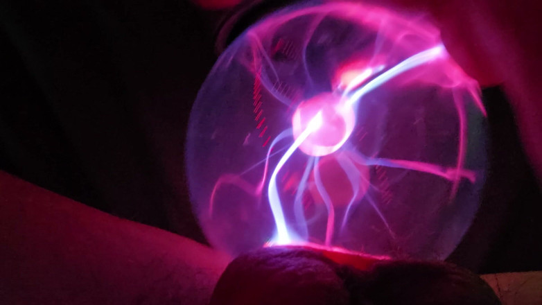Onwdomu3: Macro and Electric Ball on My Dick