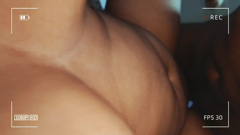 Bold desi queen: Massage Guy Fucked Housewife