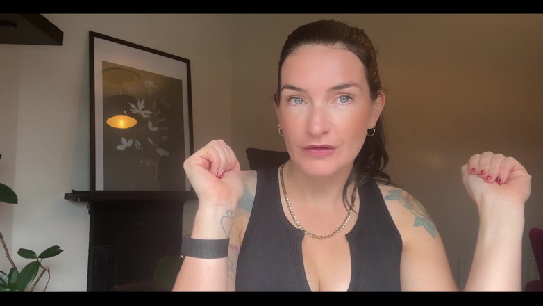 Adreena Winters: यह लगभग लॉकटोबर है। इसका मतलब है कि आपका लंड बंद हो रहा है, और आपका बटुआ खुला है, और मैं इकट्ठा कर रहा हूं कि मेरा क्या है