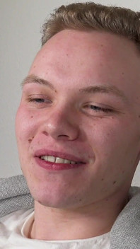 Ben (22) Twink Chlapec dostává honění a chcaní