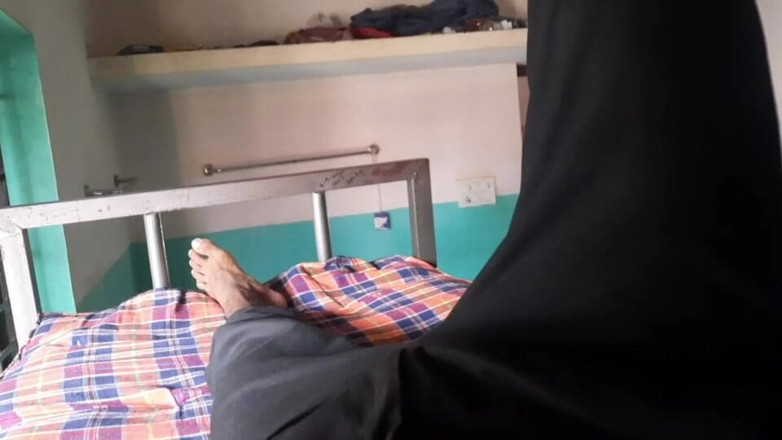 Wheyincognito: Băiat sexy atingându-se într-o stare de spirit excitată