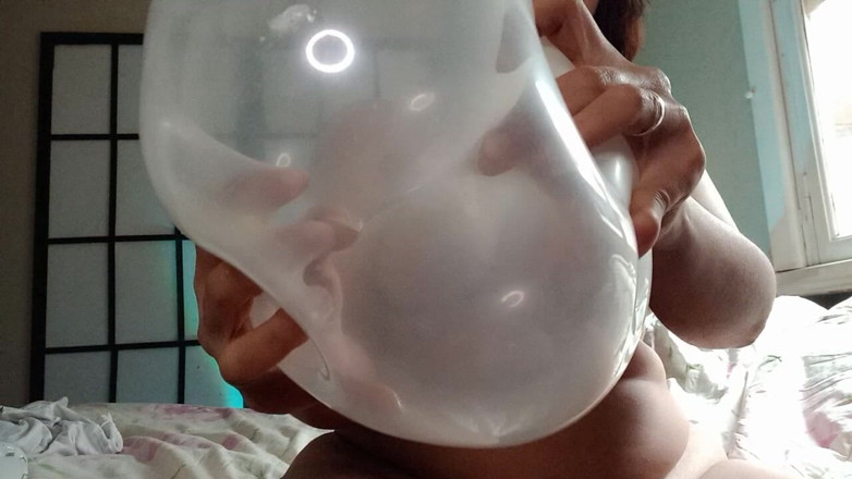 melu_world: Kiss likken spuug en knall ballonnen