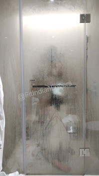 Fit desi casal tendo fumegante erótico chuveiro sexo