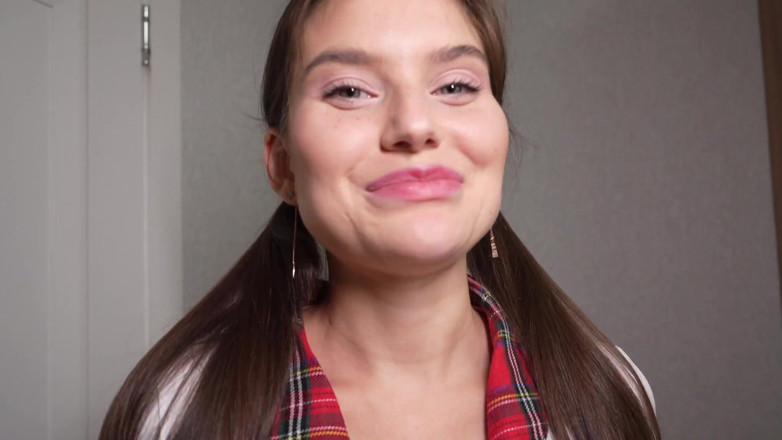 Stefany Kyler: Esta estudiante caliente sabe mucho sobre la tarea