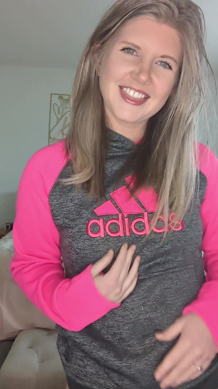 Housewife Ginger: Hoodie Striptis Joi