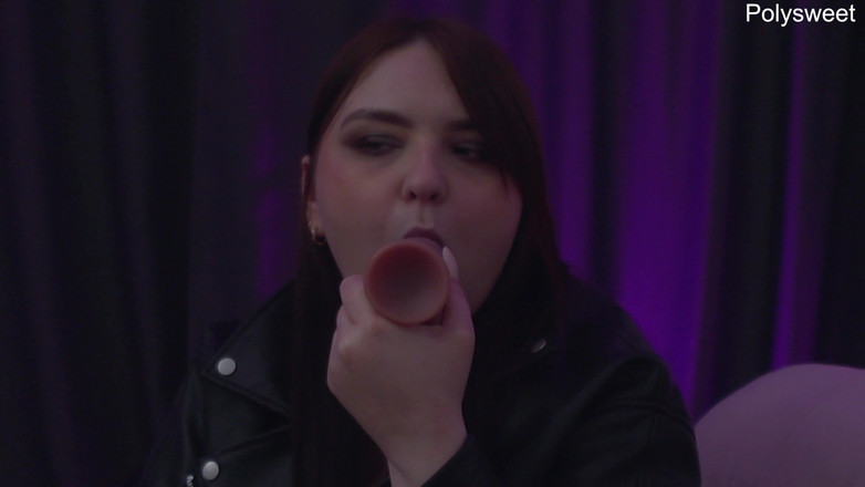 Polly Sweet: Ruská Milenka Vás požádá, Abyste Jí Dali