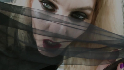 Goddess Celine: Love struck
